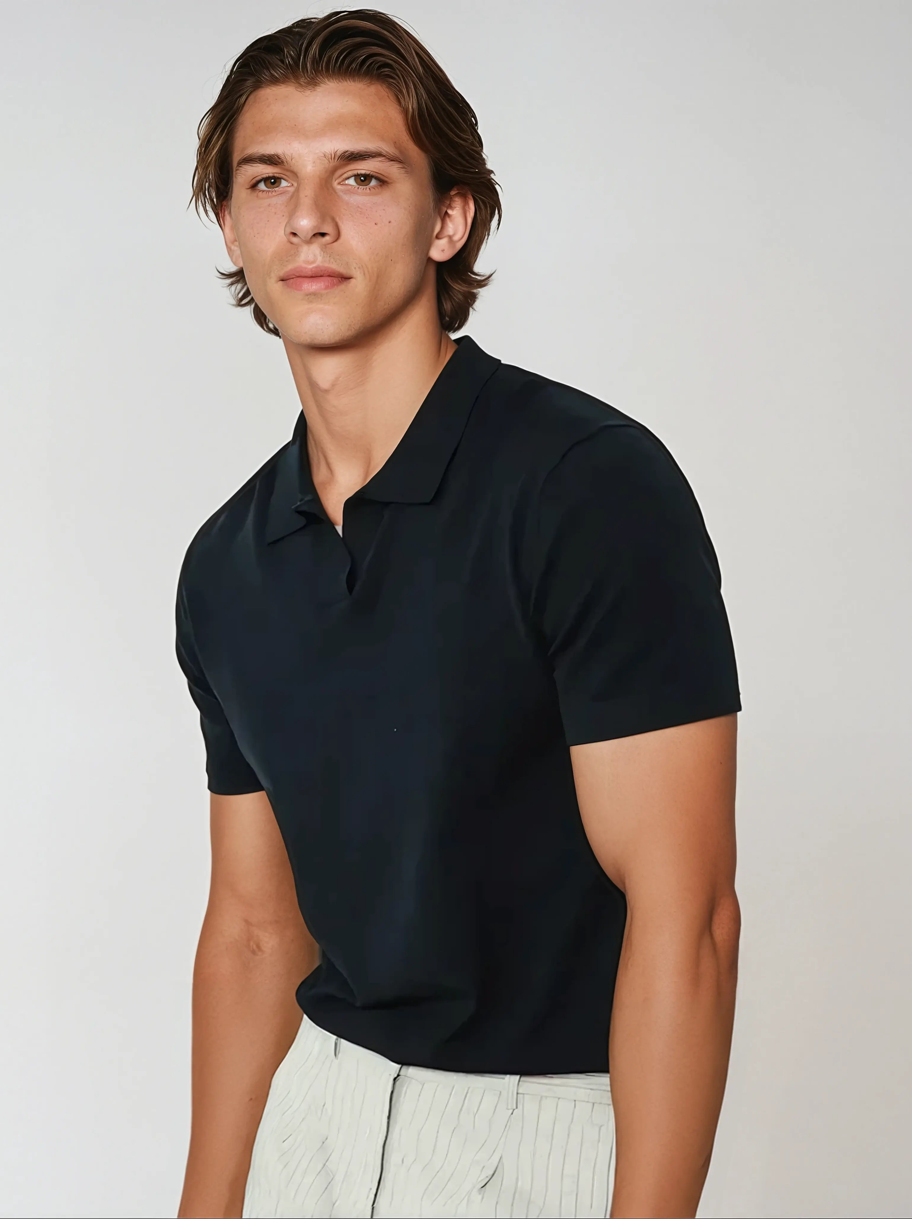Variant image for Schwarzes Poloshirt Herren ohne Knöpfe aus hochwertiger Baumwolle – Elegantes, minimalistisches Design für jeden Anlass-1